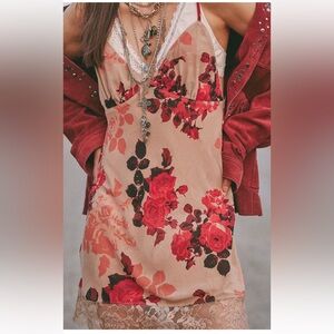 Free people feminine Floral Print slip Free People Size XS NEW